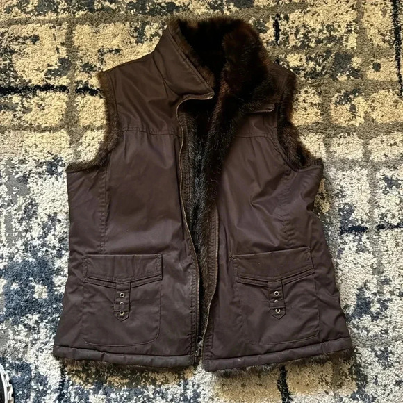 Reversible Vest - Picture 2 of 4